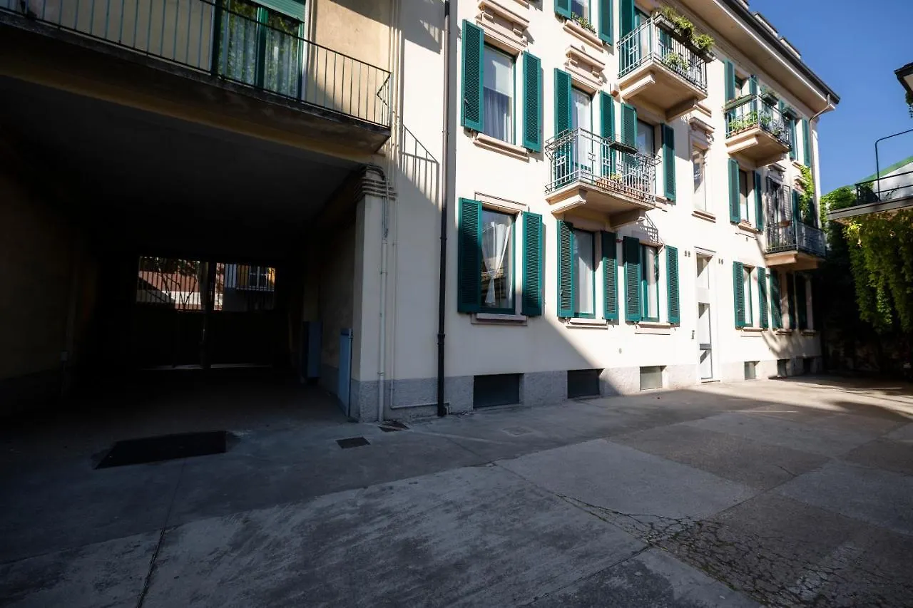 Ampio Loft Di Design In Piazza Firenze Apartment Milan Italy
